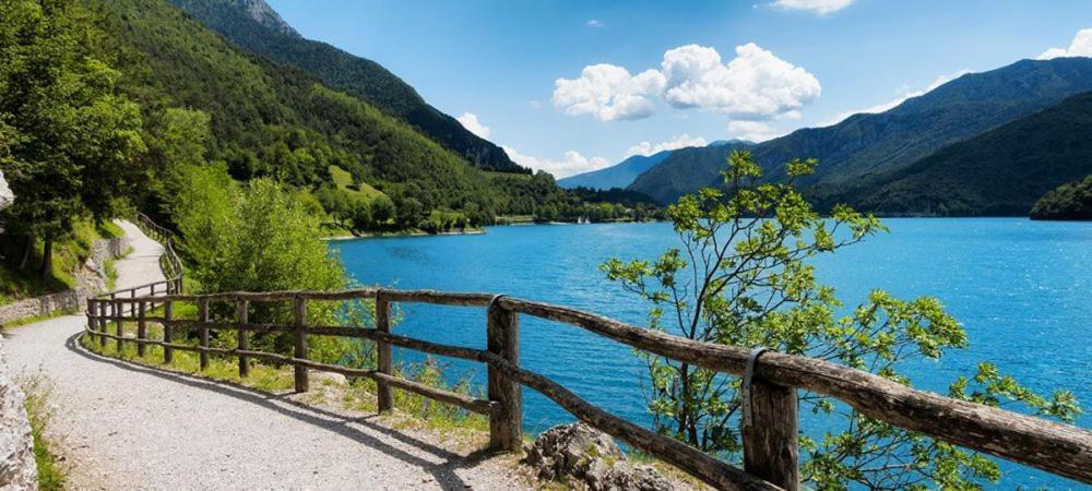 Apartament Casa Monica Ledro Attico Mezzolago Zewnętrze zdjęcie